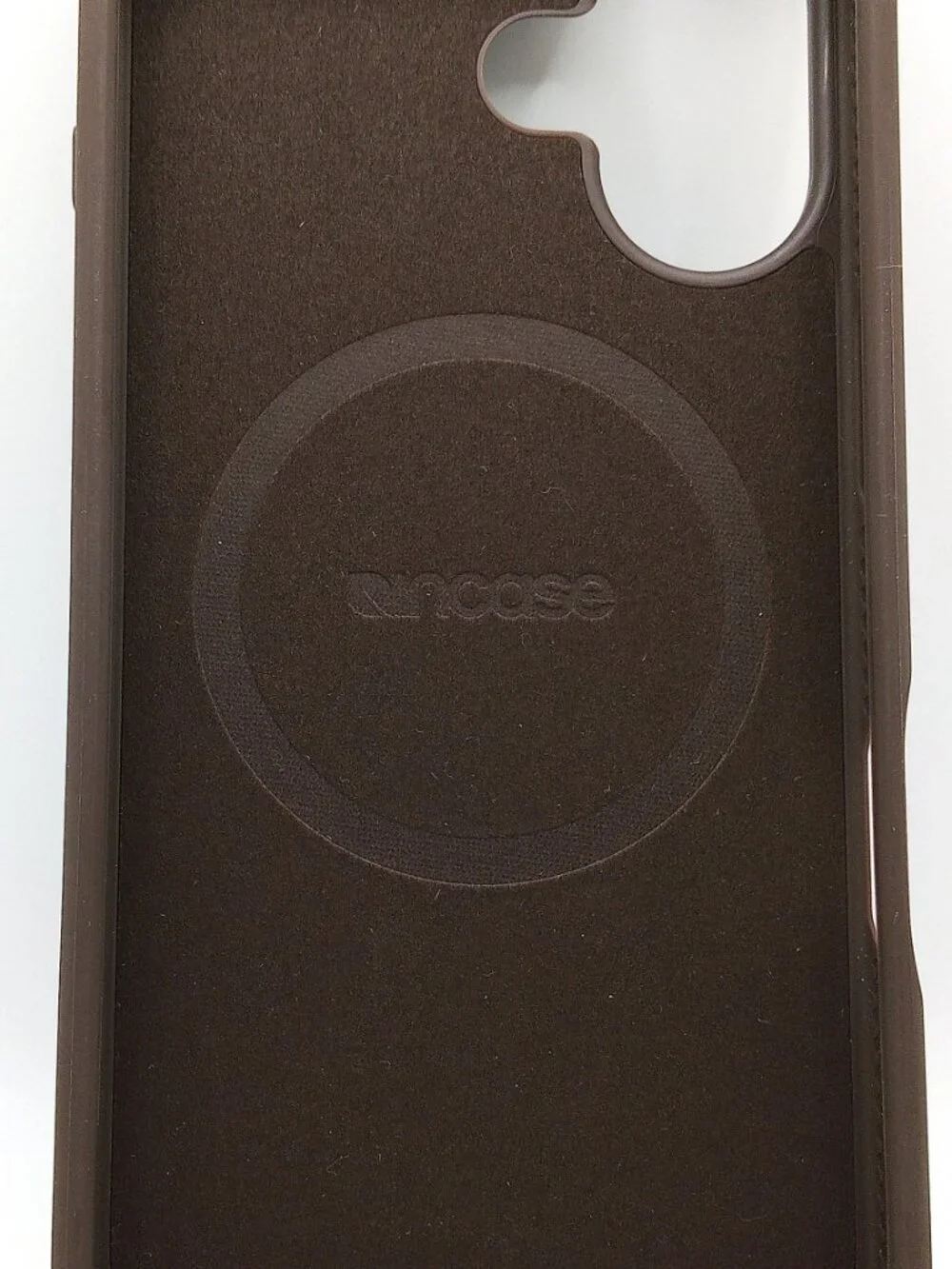 Incase ICON MagSafe Case – iPhone 16 – Cocoa Pebbled Leather – NEW
